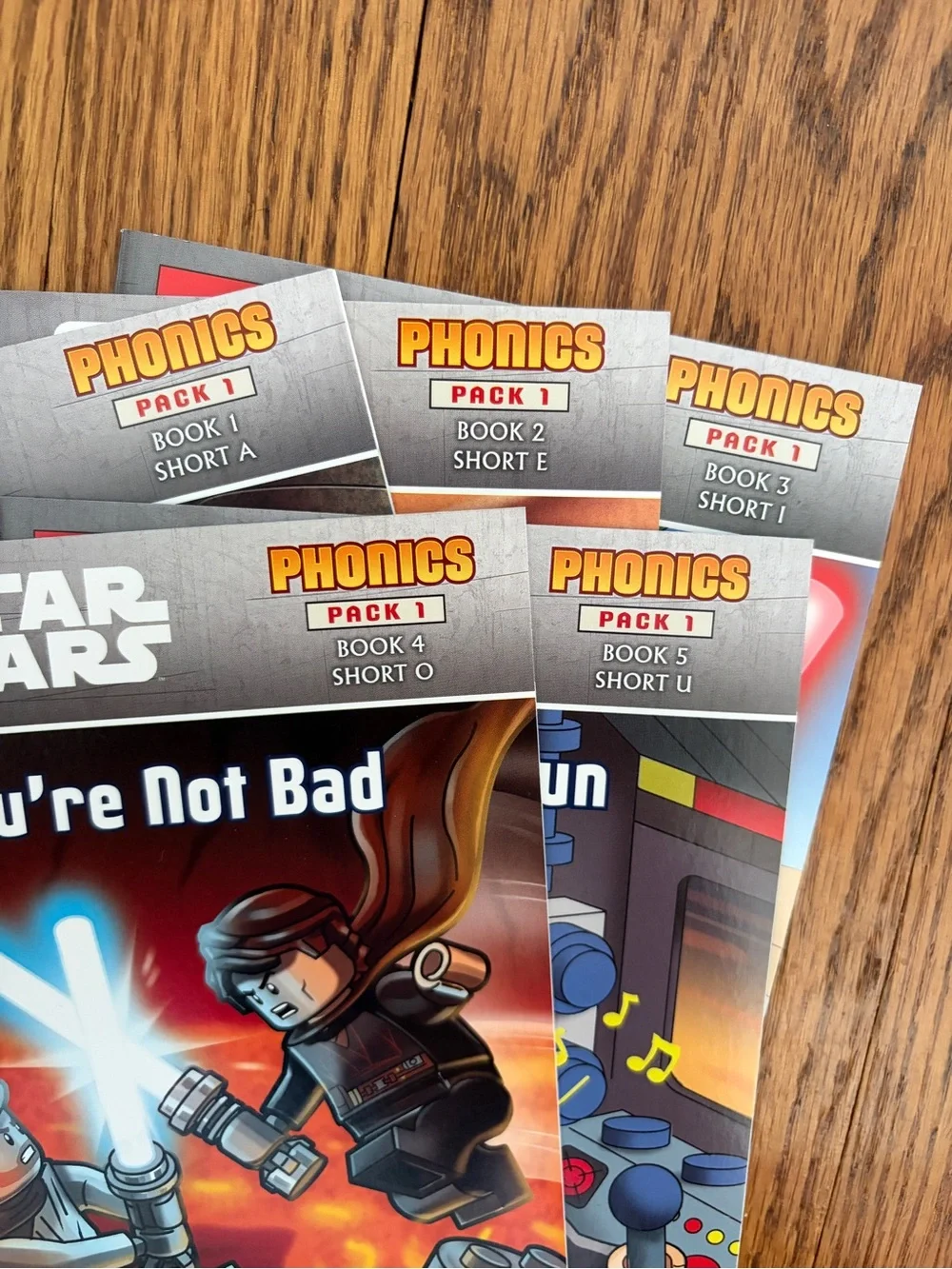 Scholastic LEGO Star Wars Phonics Pack 1 -  10 books 2 workbooks